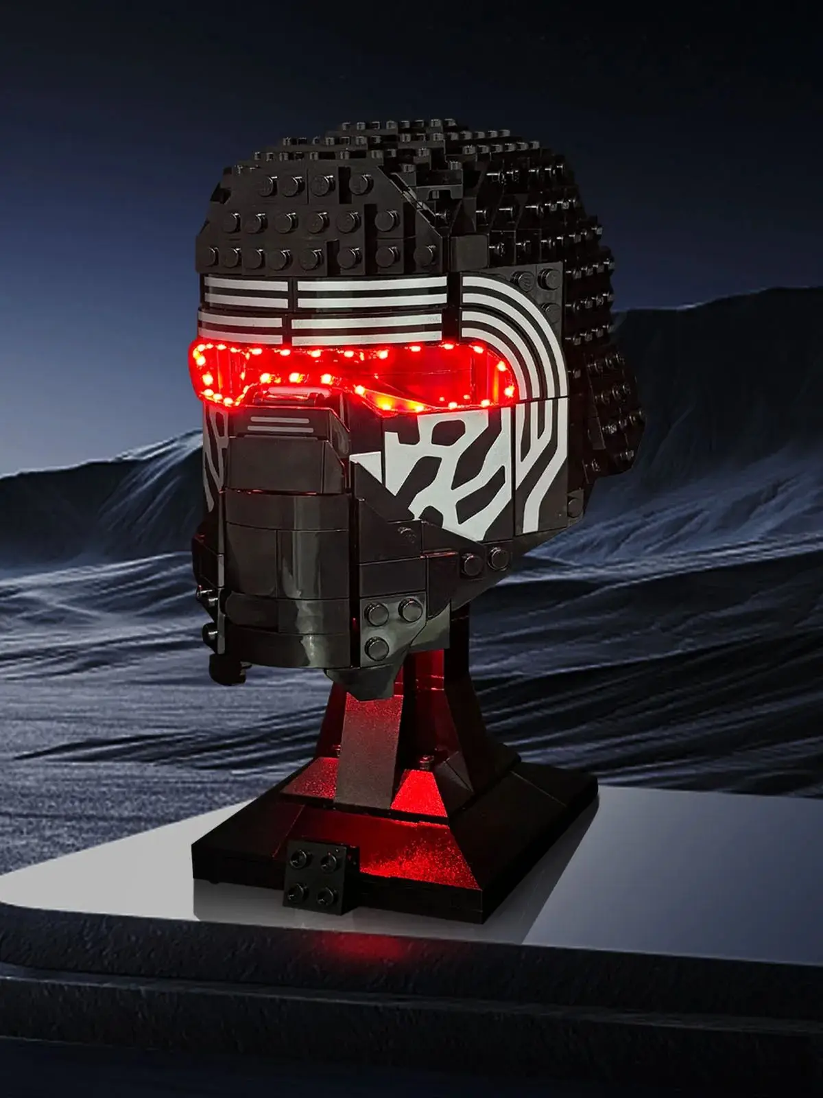 

Комплект светодиодных фонарей LYBMTWF, совместимый с Lego 75415 Kylo Ren ™ Строительные блоки для шлема (НЕ включает модели кирпичей)