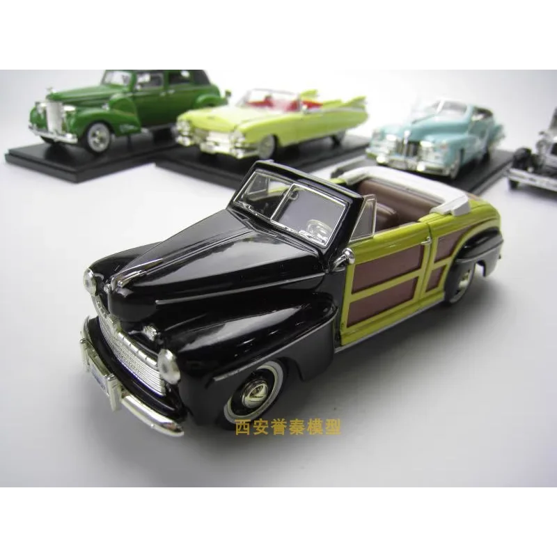 

Diecast ARKO 1/32 Scale 1946 Ford Sportsman Convertible Vintage Wood Grain Alloy Car Model Collectible Toy Gift Souvenir Display
