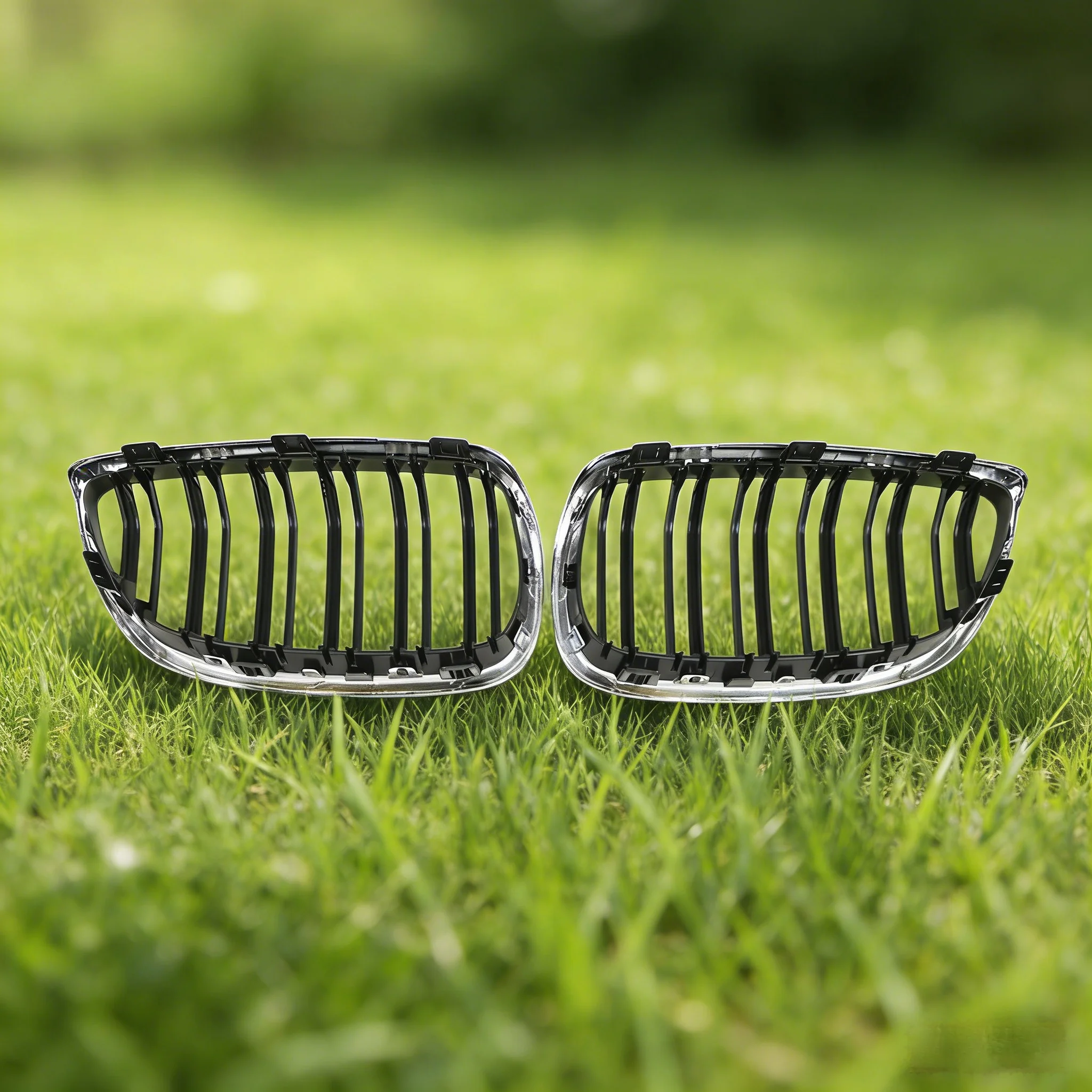 Chrome Frame Kidney Grille Pair For BMW E92 E93 2006‑2009 Coupe Convertible M3 Front Bumper Grille OE 51137157277 51137157278