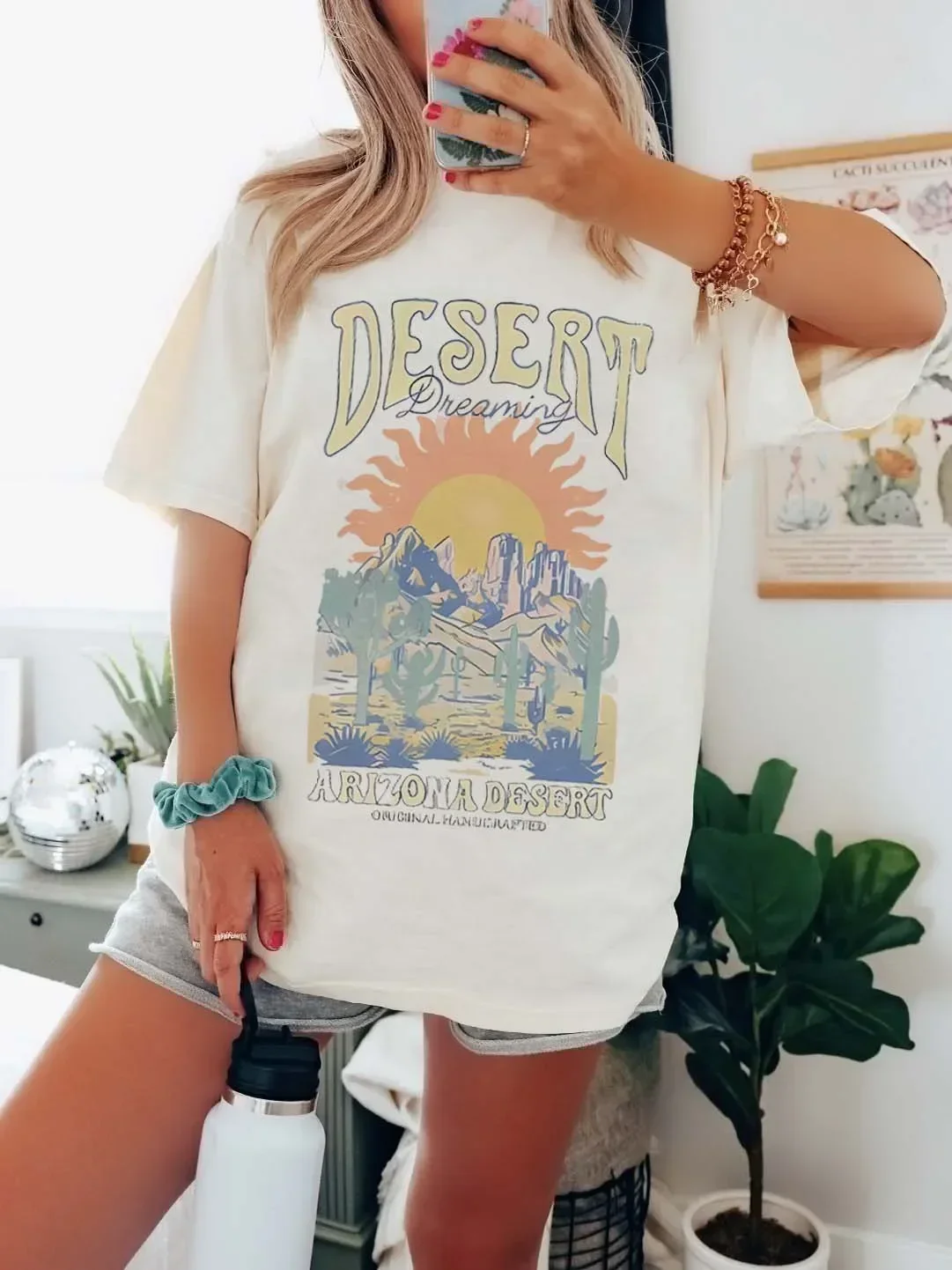 Fashionable Women's Casual Design Dream Vector Design T-Shirt With Cute 90s Sweet Trend Women's Short Sleeved Printed T-Shirt.