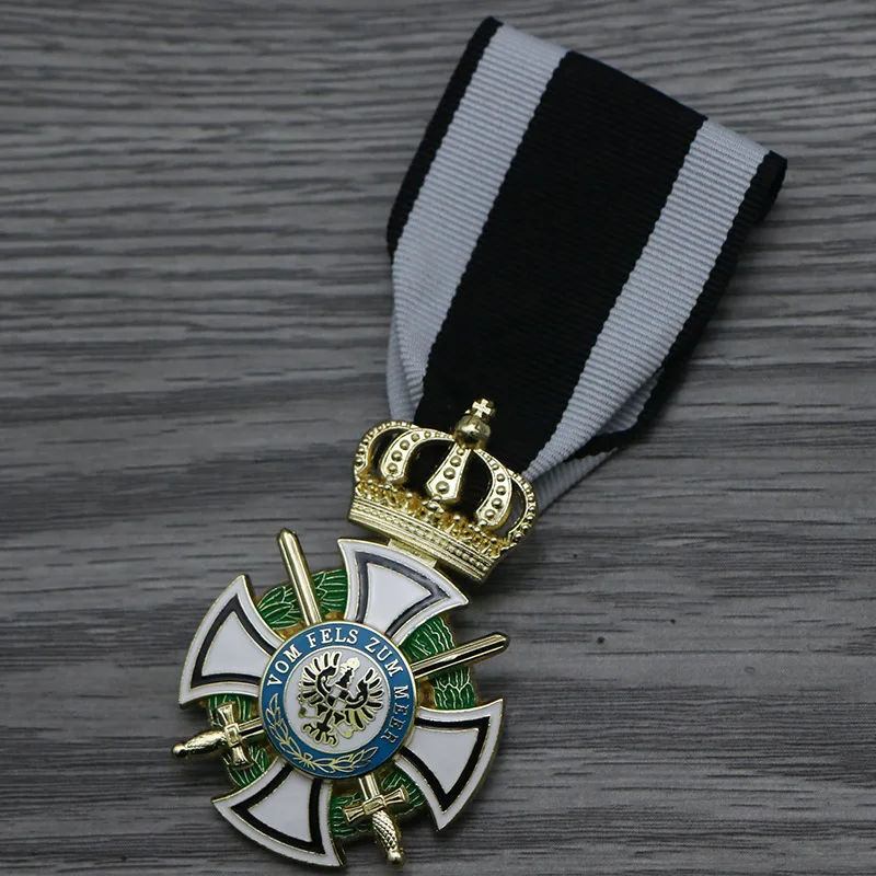 40.8g High quality metal material Knight of the Order of Prussia Order of Hohenzollern double-sword badge commemorative medals