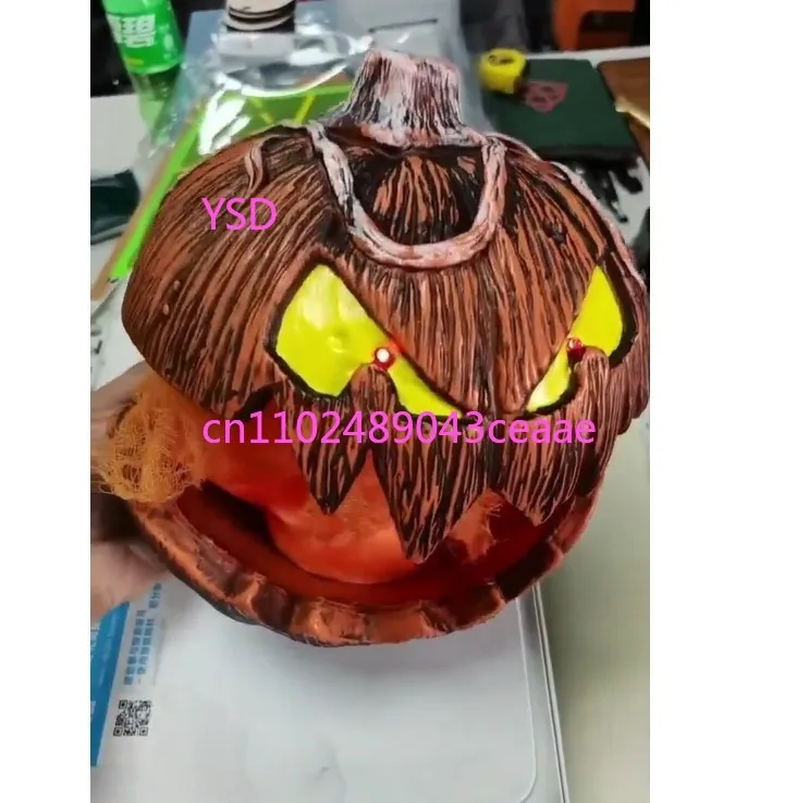 

Голова тыквы триллера на Хэллоуин с вокальным свечением и функциями подъема