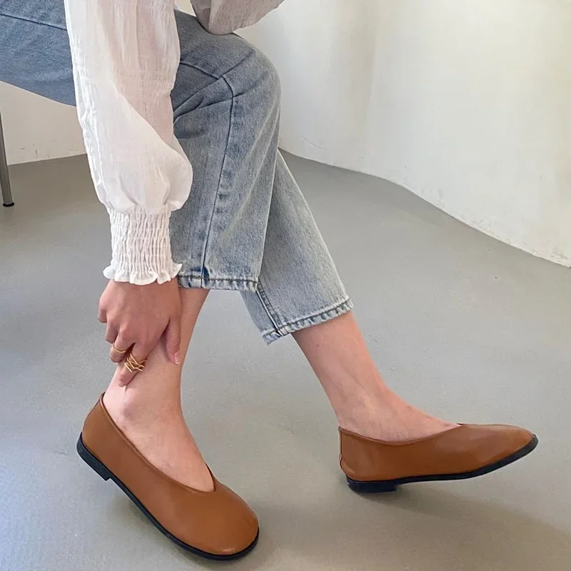 Japanese Style Round Toe Loafers Women Soft Leather Flats Shoes Patchwork Sewing Moccasins Female Cozy Ballet Slip On Lazy Mules