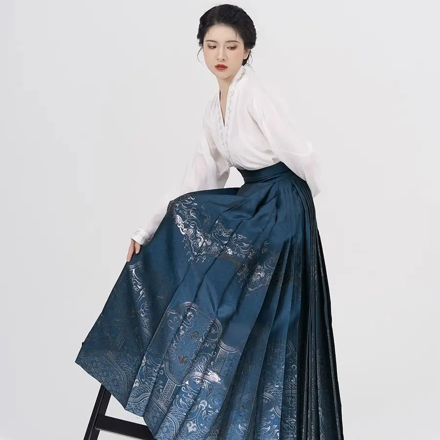 Ming Dynasty Hanfu Women Improved Horse Face Skirt Chinese Traditional Ancient Dress Cross Collar Shirt Mamianqun Two Piece Set