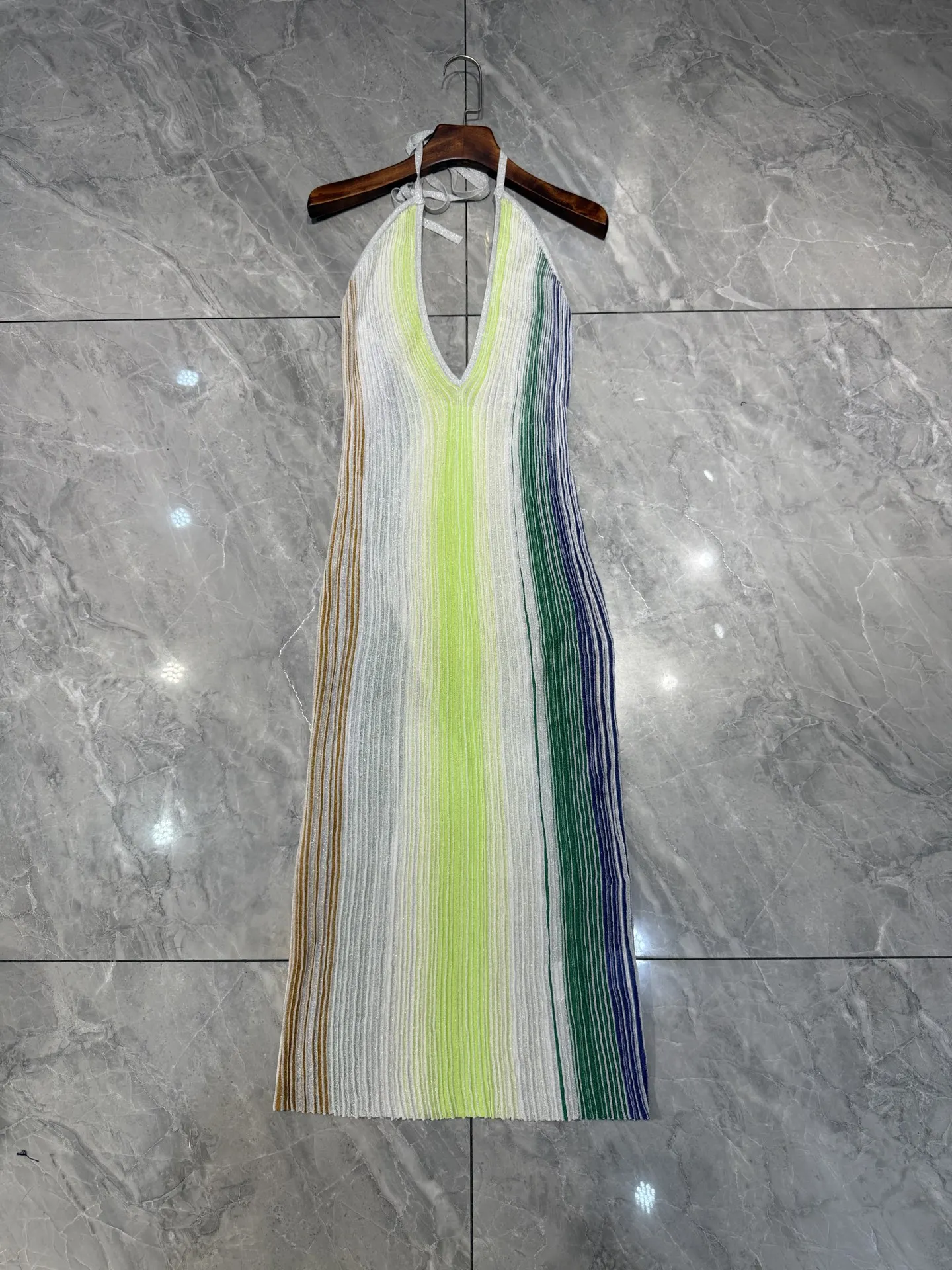 ผู้หญิงเมทัลลิคลายSequinedถักRobe 2025 ใหม่Halter VคอBacklessแขนกุดแฟชั่นSlimชุดยาว