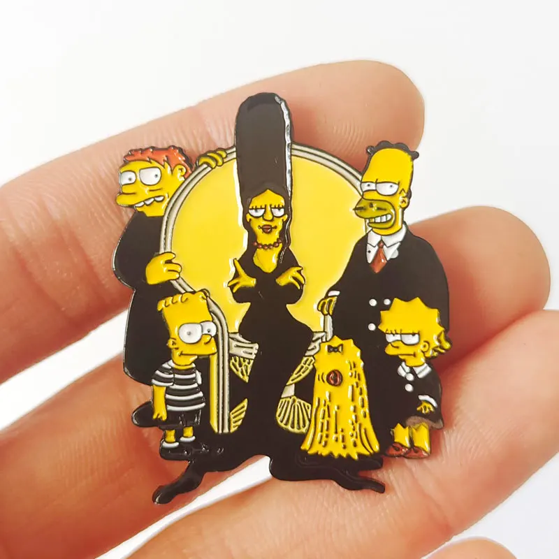 Hot Selling Simpsonoun Cartoon Brooch Anime TV Series Family Photo Metal Badge Backpack Decoration Manufacturer Wholesale