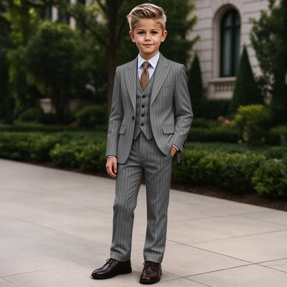 White Striped Boy Suit 3 Piece Chic Peak Lapel One Button Blazer Vest Pants Formal Office Kids Wedding Party Wear