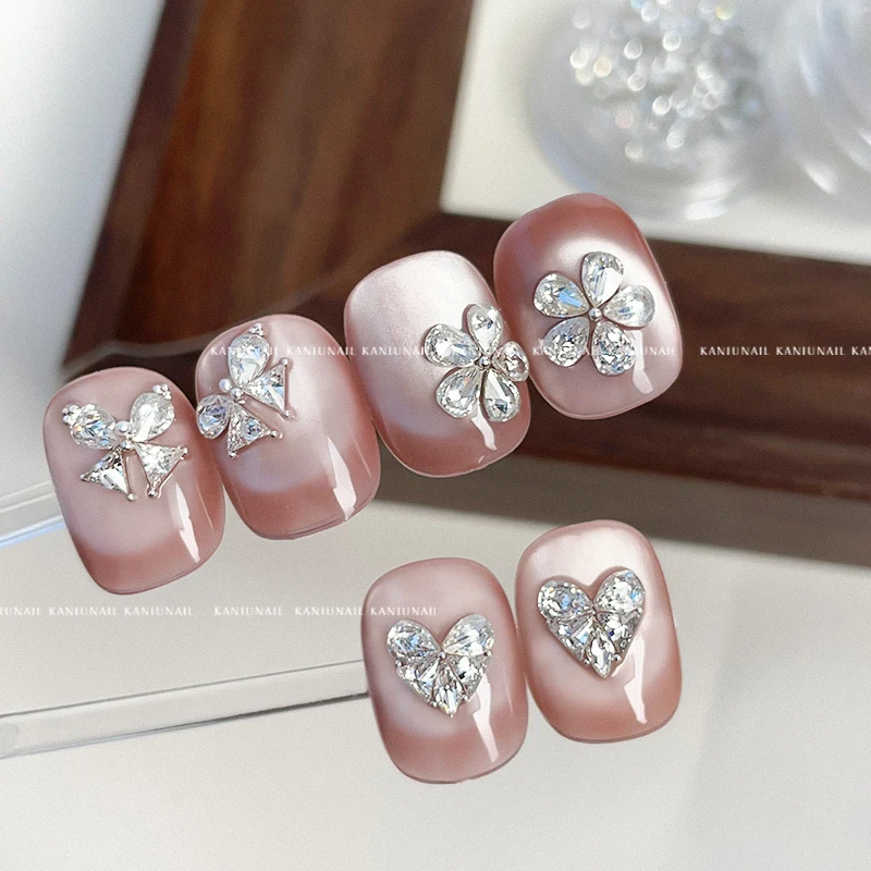 Kaniu 10/20 Pz Ciondoli Per Unghie Scintillanti Farfalla Cuore Zircone Diamante Unghie artistiche 3D Impiombato Strass Per Decorazione Manicure FAI DA TE