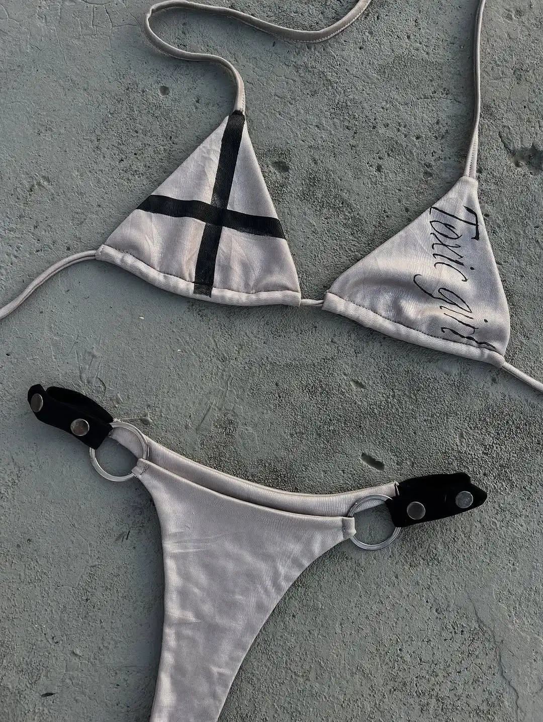 

2000s punk Y2K style letter print beach party bikini gothic fashion women's outfit sexy thong swimsuit two-piece set