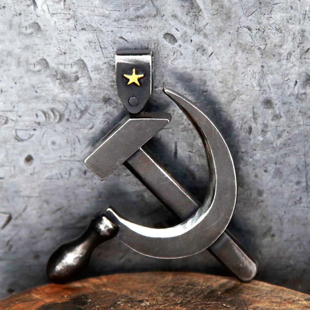 

Red Battle Damage Sickle Hammer Silver Black Men's And Women's Ethnic Style Necklace Badge Emblem Pendant Accessories
