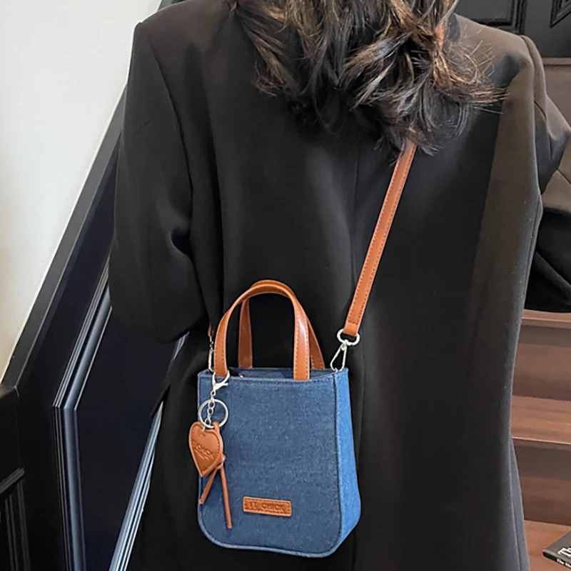 

2025 Spring/Summer New Fashion Handbag, Women's Oil Wax Leather High Beauty Love Bag, Western Style Cross Shoulder Small Square