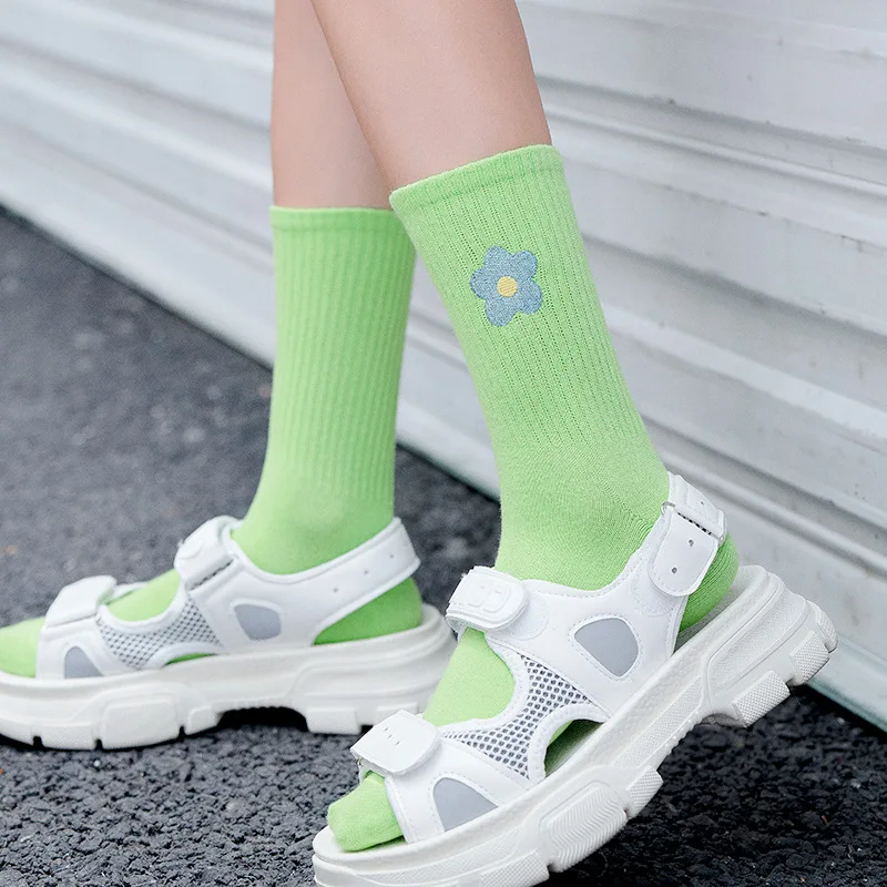 Streetwear Flower Embroider Cute Socks Women Japanese Korean  Harajuku Style Kawaii Socks Autumn Winter for Ladies 091903