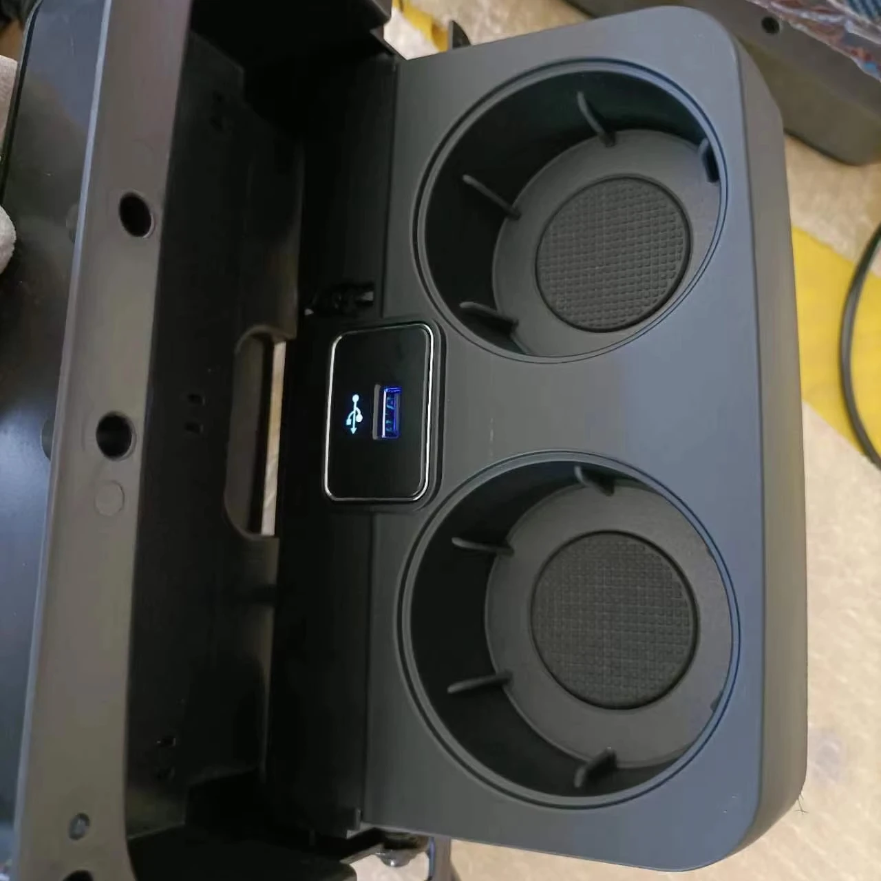 Car Interior Accessories Cup Holder With USB Bus Seat Cup Board Plate