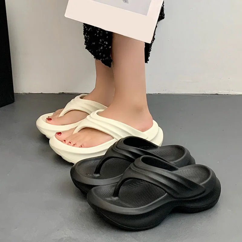 Yumuşak Platform Flip Flop Kadınlar için Yaz Klip Ayak Kalın Alt Bulut Terlik Kadın Hafif Kaymaz Banyo Flip Flop