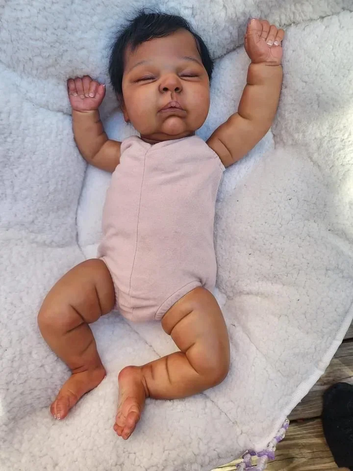 Bebe Peaches 신생아 아기 천 바디 인형 옷이없는 3D 피부로 눈에 보이는 정맥으로 그림 그리기 어두운 피부 다시 태어난 인형