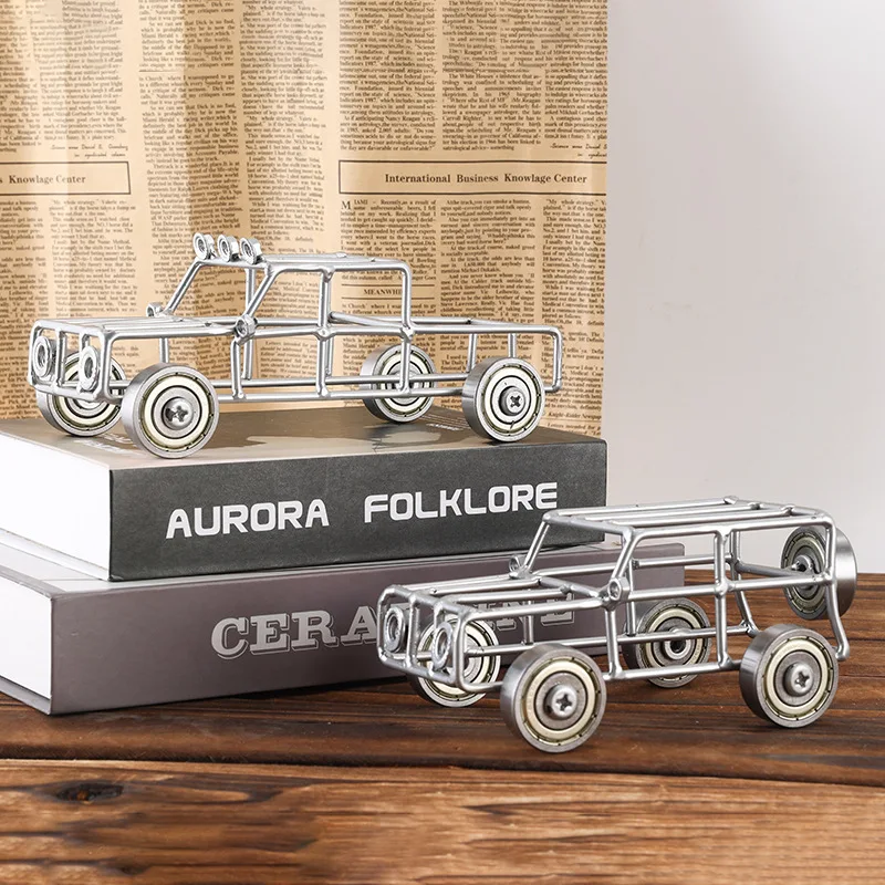 

Cars Model Home Room Decoration Desk Ornaments European Vintage Iron Minimalist Lines Off-Road Vehicle Pickup Truck Crafts Gift