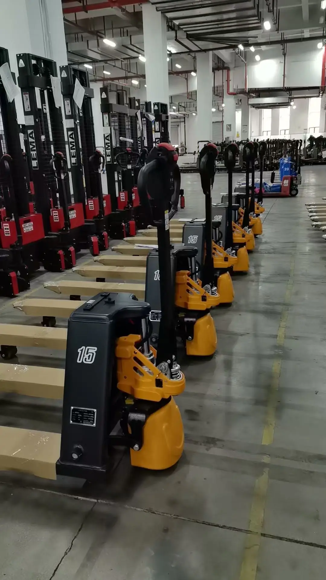 Light Weight 146kg SL20L3 Electric Pallet Truck 2Ton 1150mm Fork Length Lithium-Ion Battery Polyurethane Tires