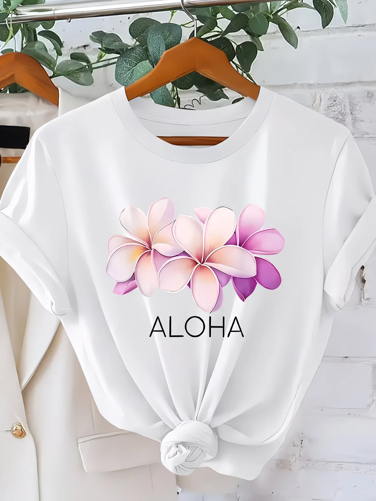 Aloha T Shirt Women Plumeria Flower Graphic Tees Summer Hawaii Beach Holiday Printed Short Sleeve O-Neck Tees Aesthetic Clothe