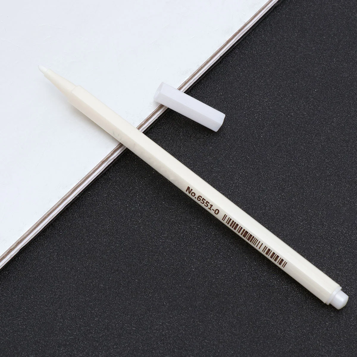 

Metallic Pen 6551 Fine Metallic Colored Pen White for Painting Sketching Coloring Drawing Art Supplies Water-Based Ink
