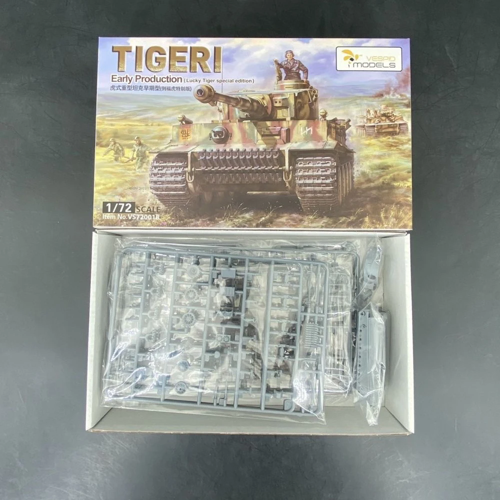 

VESPID 720018 1:72 Scale WWII German TIGER I Early Production Heavy Tank Vehicle Plastic Assembly Model Kit Hobby Building Toy