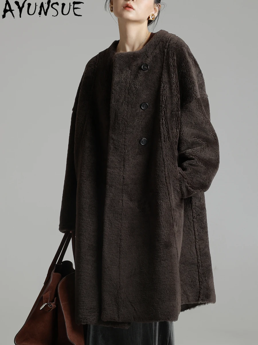 معطف فرو من جلد الغنم الطبيعي من AYUNSUE للنساء سترة من الجلد الحقيقي ملابس فاخرة سترات شتوية متوسطة الطول للسيدات 2025 Schulaba Жеenca