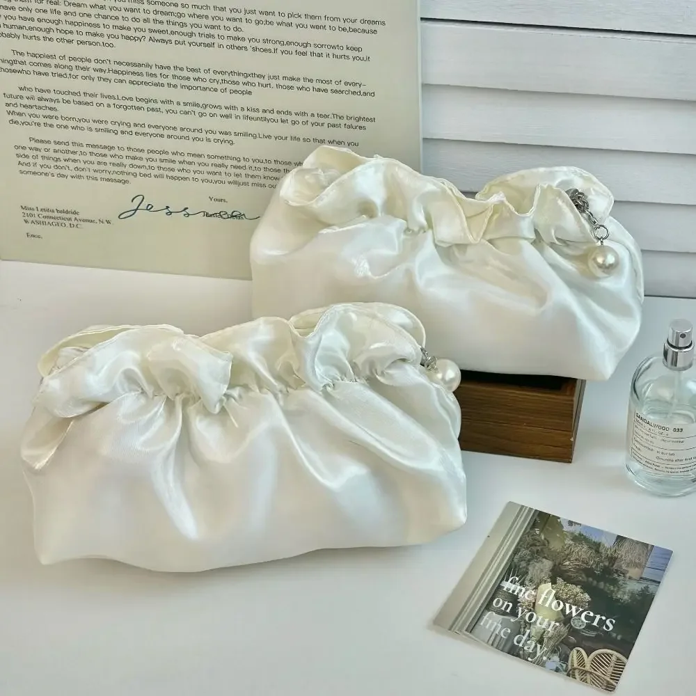 حقيبة مكياج سحابة جديدة مع حقيبة مستحضرات تجميل محمولة بسحاب متعددة الوظائف ذات سعة كبيرة حقيبة أدوات الزينة للسفر