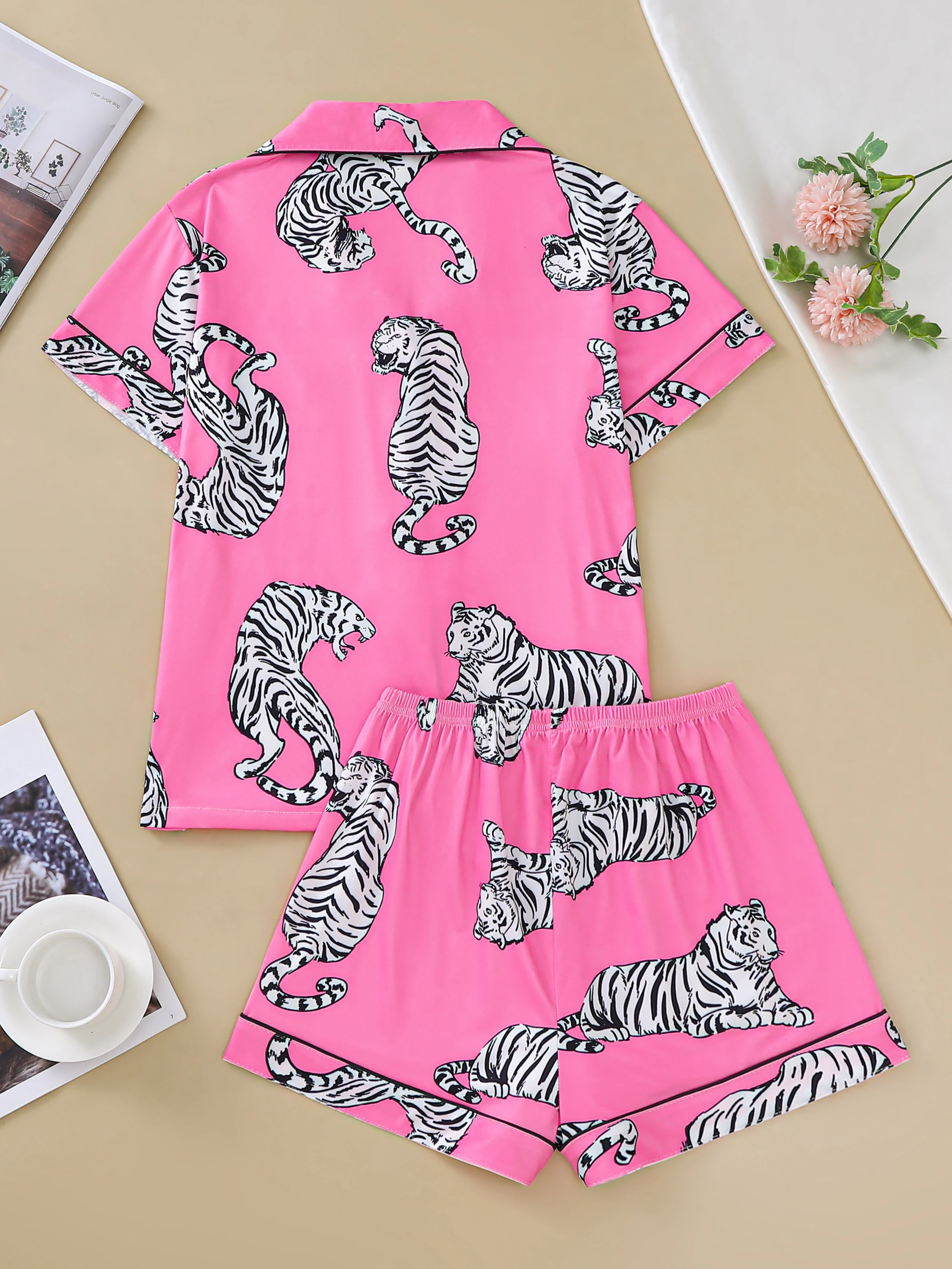 Pink Tiger Double Short Women\'s Printed Pajama Set Collar Short Sleeve Top and Loose Shorts Comfortable Women\'s Pajamas