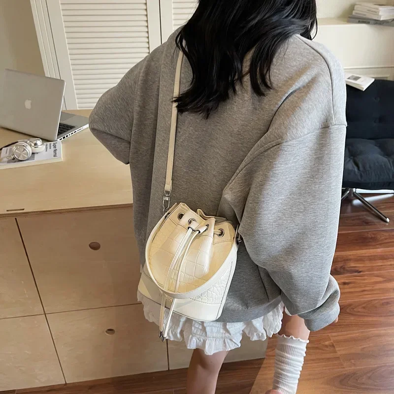 2025 Summer Women's Stone-Textured Square Bag Urban Commuting Essential Waterproof Handheld Shoulder Crossbody Bag