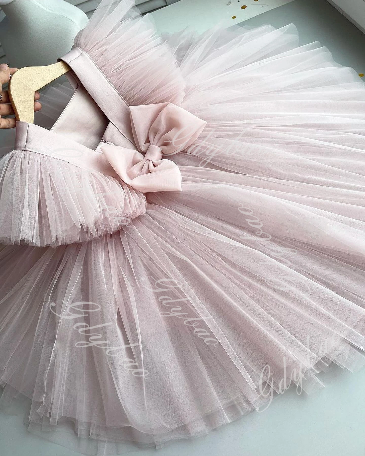 

Baby Girls Birthday Dress Simple Puffy Flower Girl Dresses Infants Tiered Tulle Princess Pageant Robe Custom Made Party Gowns