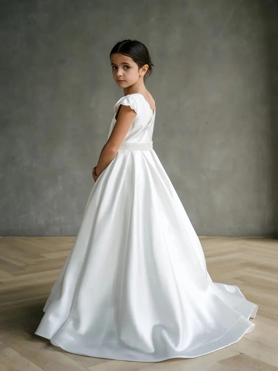 Wedding Dress Customized Simple Ruffle Sleeves Diamond Girdle Satin A-Line Flower Girl Dress 2026 Girls First Communion Dress