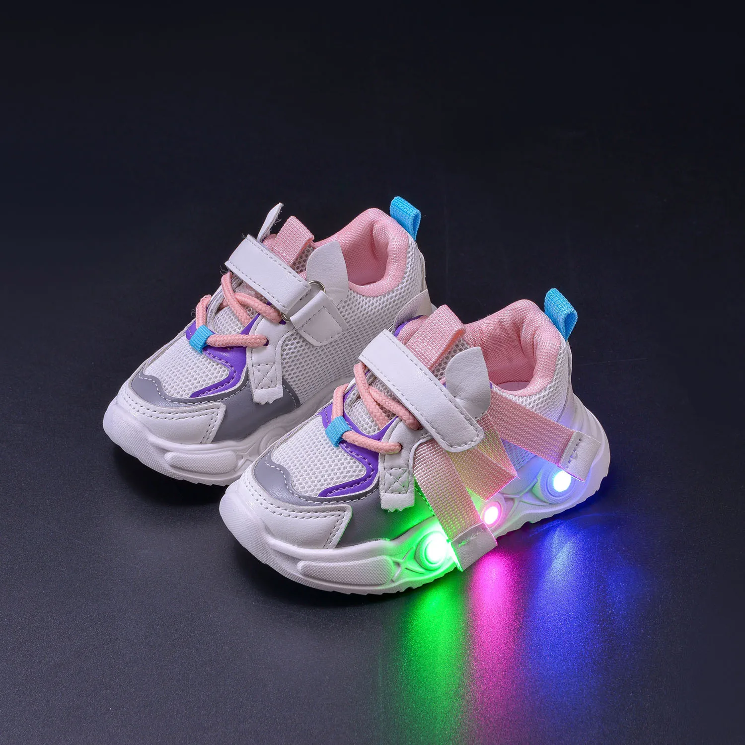 2024 New LED Children Glowing Shoes Baby Luminous Sneakers Boys Non-slip Lighting Running Shoes Kids Breathable Mesh Sneakers