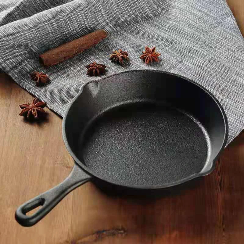 10cm Iron Wooden Handle Cast Irons Mini Frying Non Stick Flat Bottomed Pan Oil Drizzling Small Pot Uncoated Household Kitchens