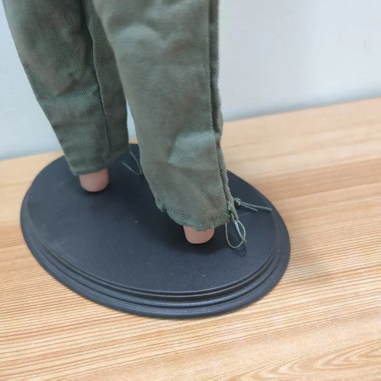 1:6 12-calowa figurka akcji wojskowej II wojny światowej Uniwersalne spodnie bojowe Zielone spodnie dla 12-calowej lalki żołnierza