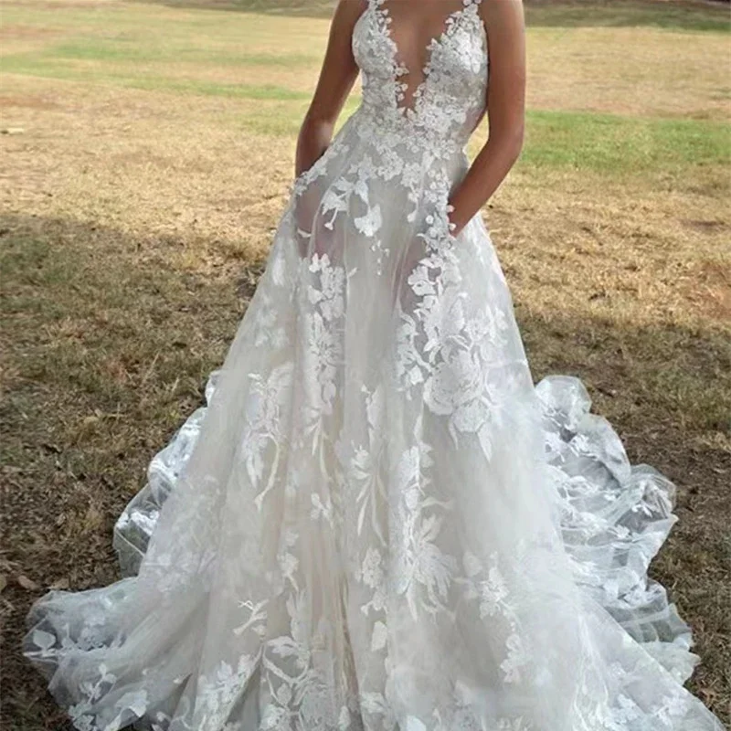 

Exy Deep V-strap Bridesmaid Dress White Romantic Rose Lace Trimmed Multi-layer Dress Elegant Women's Chiffon Formal Evening Gown