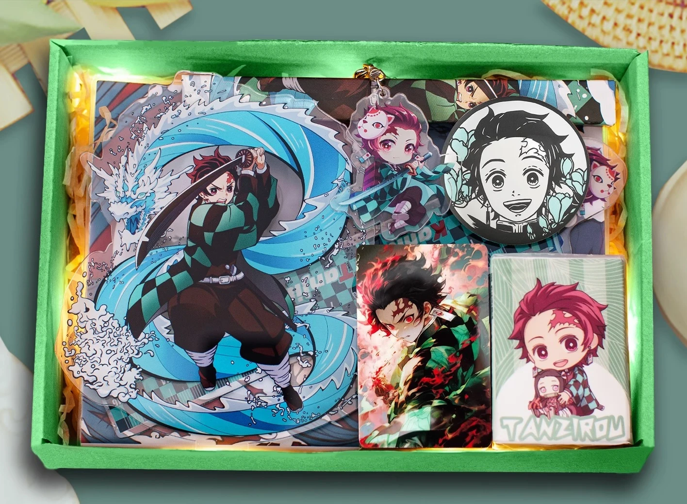 

Kamado Tanjirou Demon Slayer Anime Cosplay Themed Gifts Box Include Standing Plates Badge keychain sticker postcard