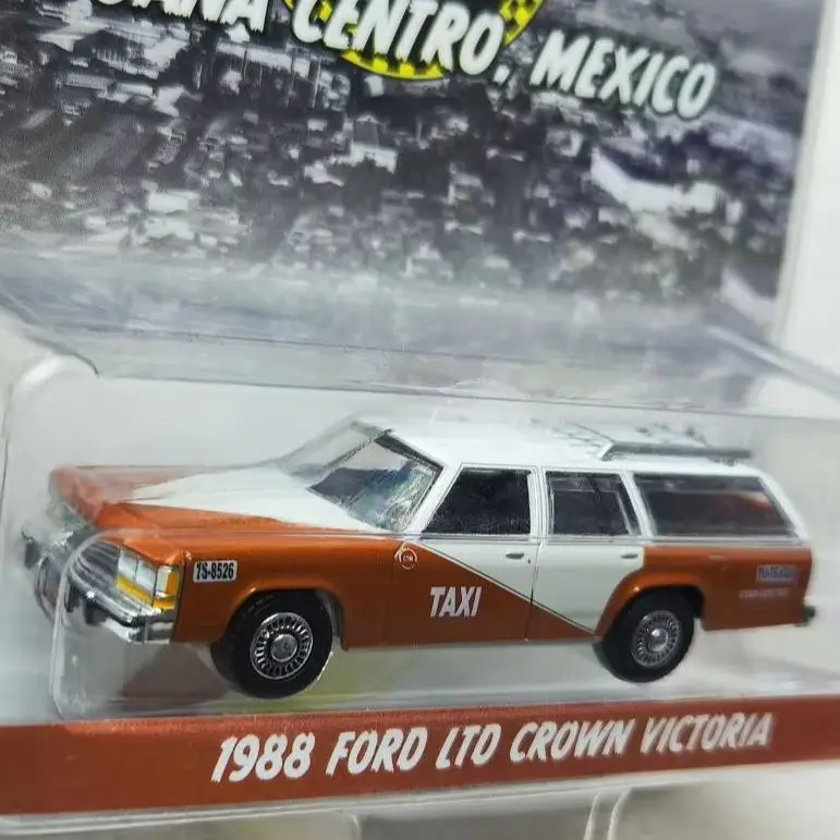 

1:64 1988 Ford LTD Travel Edition Taxi 30026 Advanced Car Model Collectibles