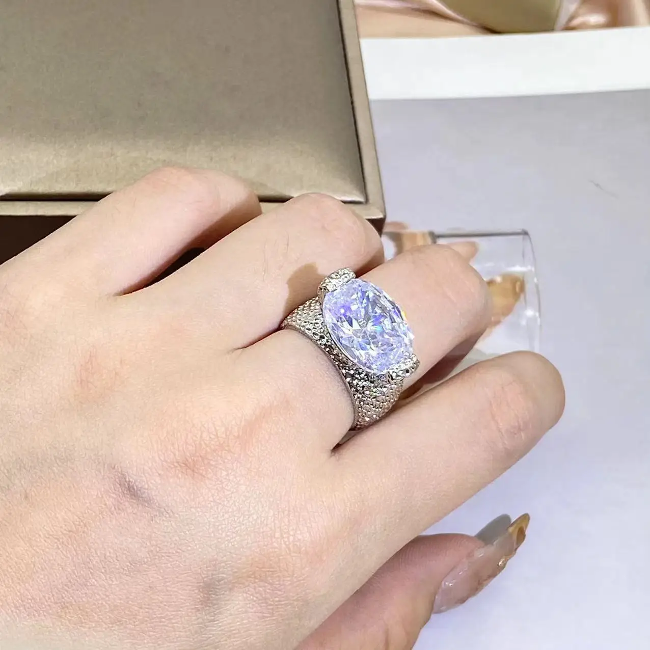Classic Big Oval White Crystal Wedding Rings For Women Silver Color Large Oval Stone AAA CZ Zirconia Engagement Rings Jewelry