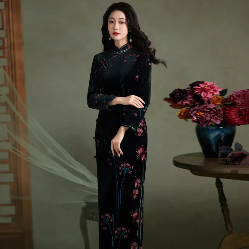 

Черное бархатное платье-ципао с вышивкой и длинными рукавами, винтажное классическое китайское платье, традиционная восточная одежда