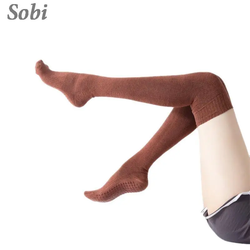 Vrouwen Anti Slip Yoga Lange Sokken Katoen Ademende Siliconen Anti-Slip Kousen Winter Gestreepte Voet Protect Knie Lange Sokken