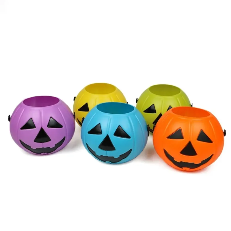 

1 Halloween Multi-color Pumpkin Bucket Portable Plastic Candy Basket Trick Or Treat Kids Gift Packaging Halloween Party Ornament