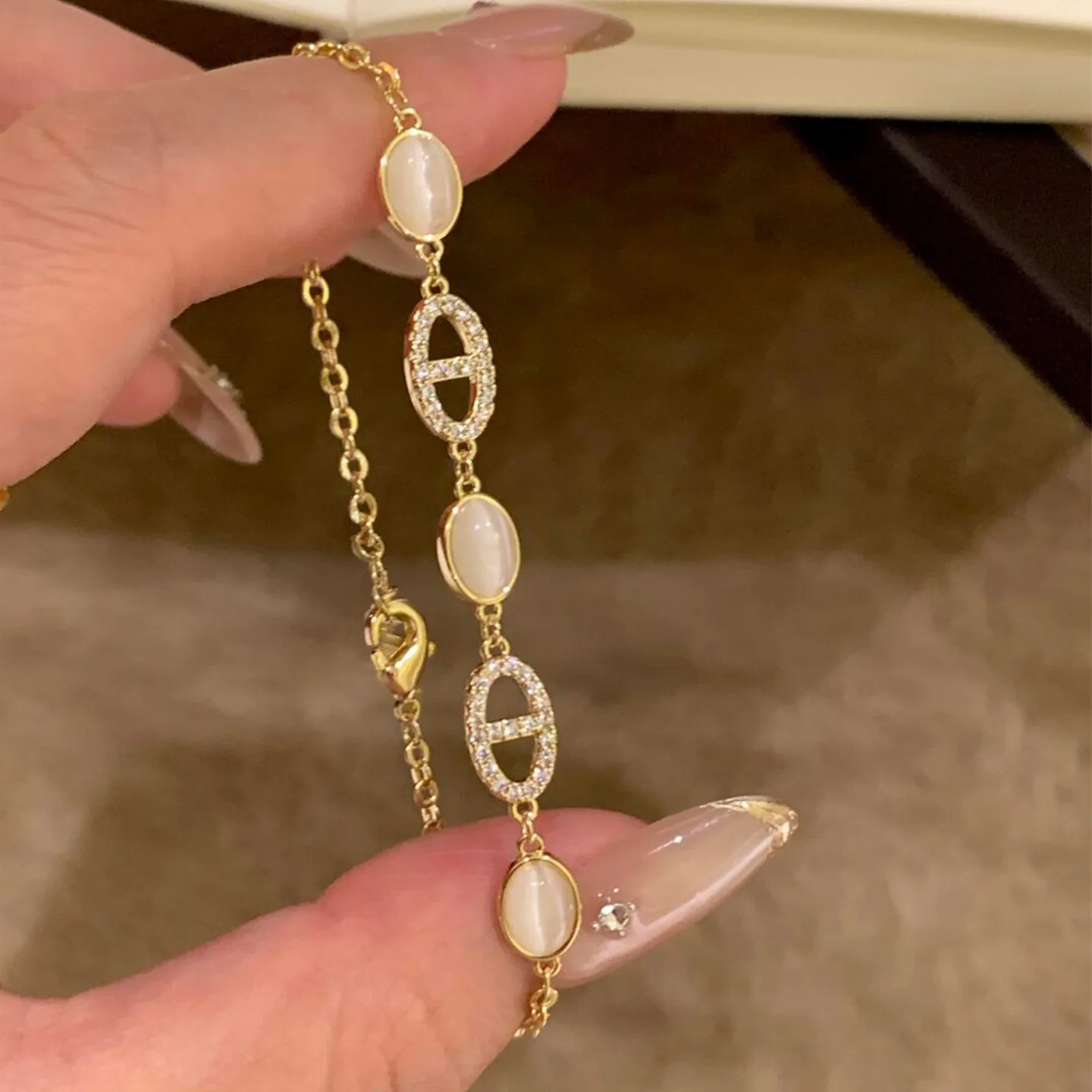 

Korean Style Oval Link Bracelet with Zircon Stones Dainty Sweet Adjustable Chain for Women Cute Elegant Jewelry Gift Idea