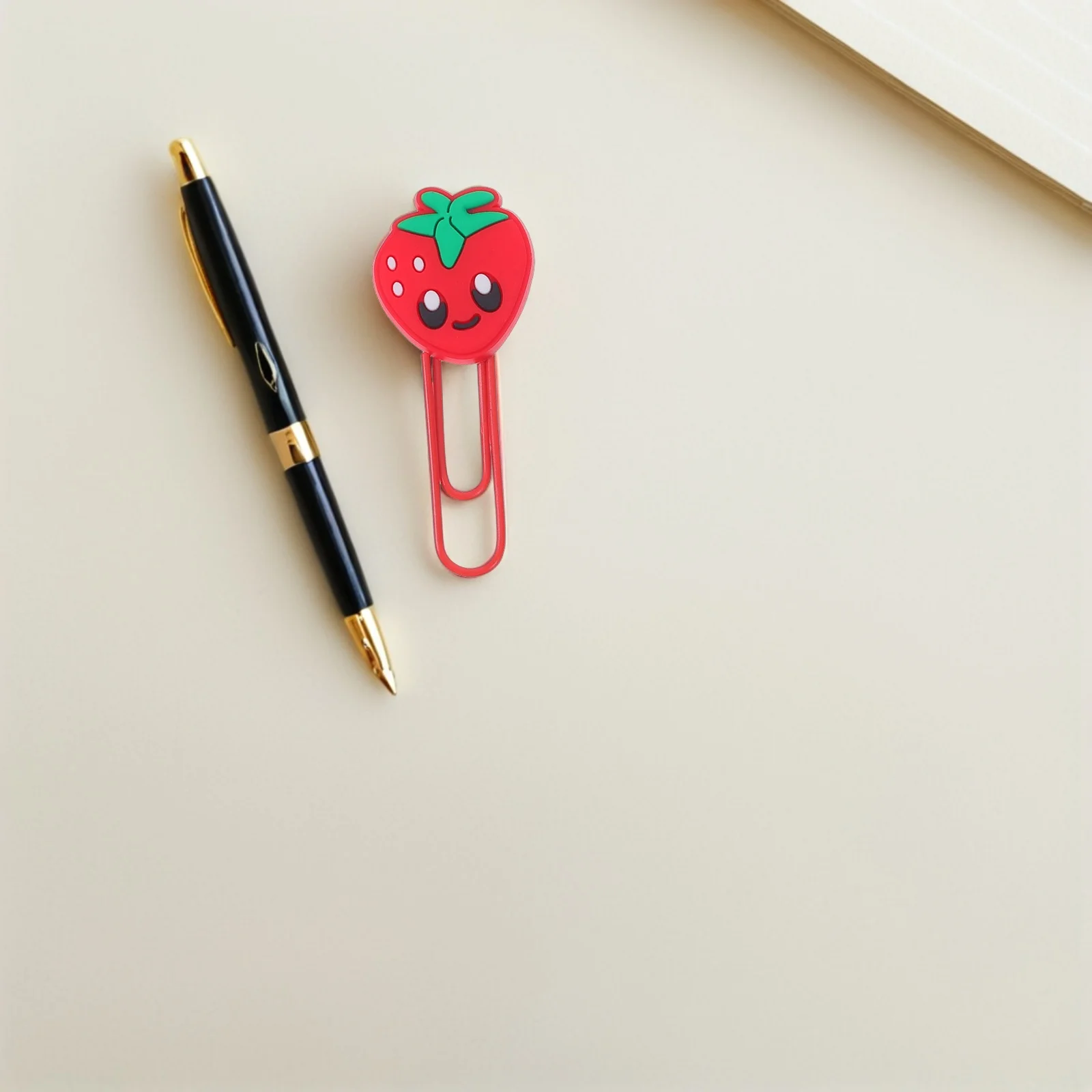 คลิปหนีบกระดาษลายสตรอว์เบอร์รี่ 30 ชิ้น น่ารัก กันน้ำ ทำจาก PVC ใช้เป็นที่คั่นหนังสือ ลายการ์ตูน เครื่องเขียนสร้างสรรค์ สำหรับนักเรียน ใช้ในห้องเรียน