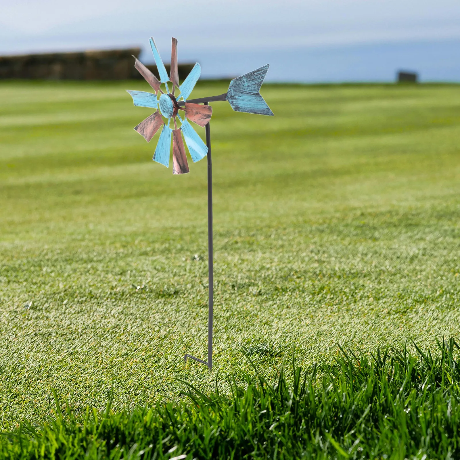 Metal Windmill Garden Decor Outdoor Wind Spinners Rustic Iron Yard Decorations Lawn Ornament Wind Catcher Sculpture