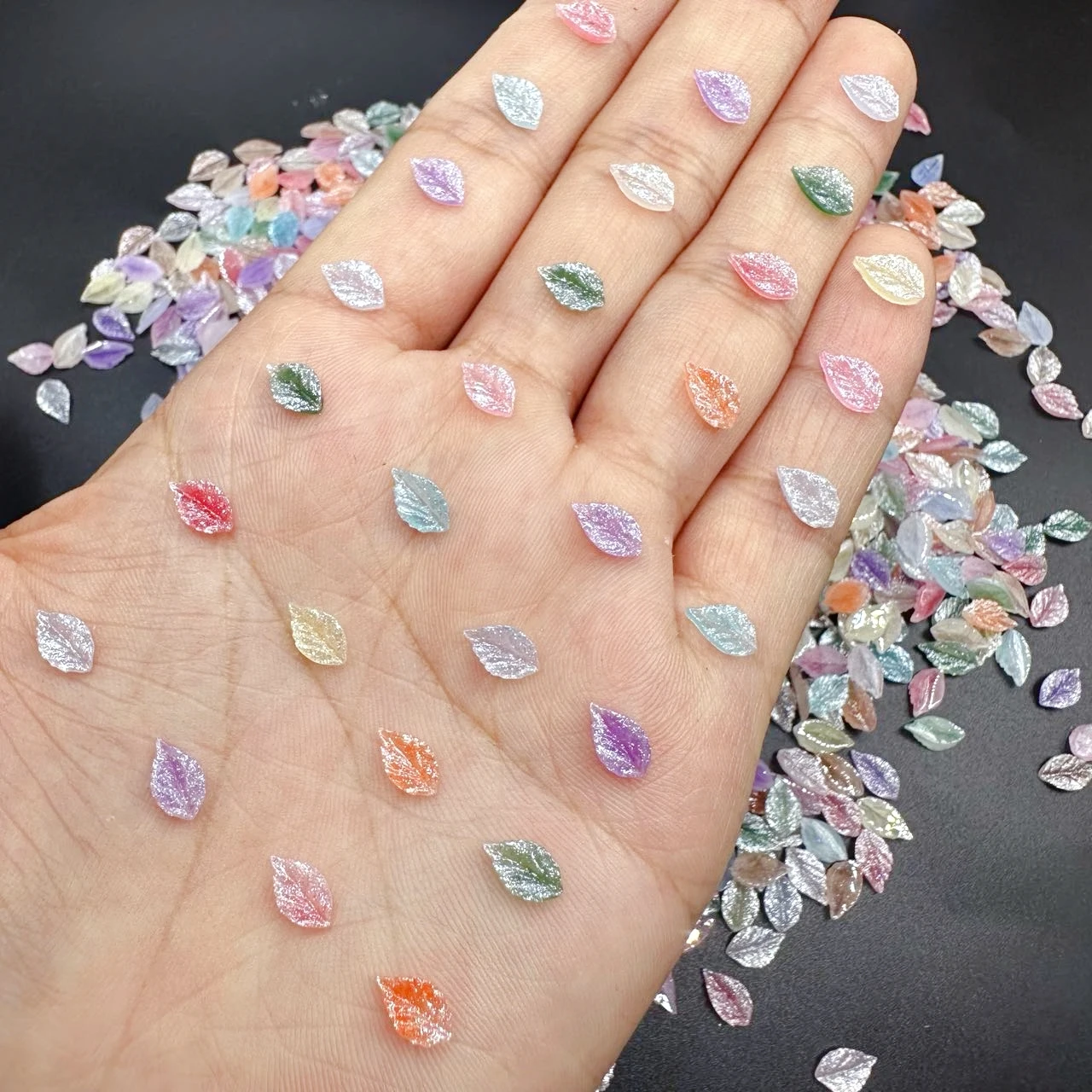 Piezas de abalorios para uñas, hojas coloridas 3D de 20 piezas, hojas de resina Kawaii japonesas, decoración de uñas con diamantes de imitación, accesorios de Arte de uñas DIY