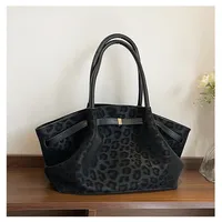 Sac fourre-tout en daim à imprimé léopard 2025 pour femmes, avec poche intérieure, sac à bandoulière, sac à main de grande capacité pour le travail et les voyages. 4