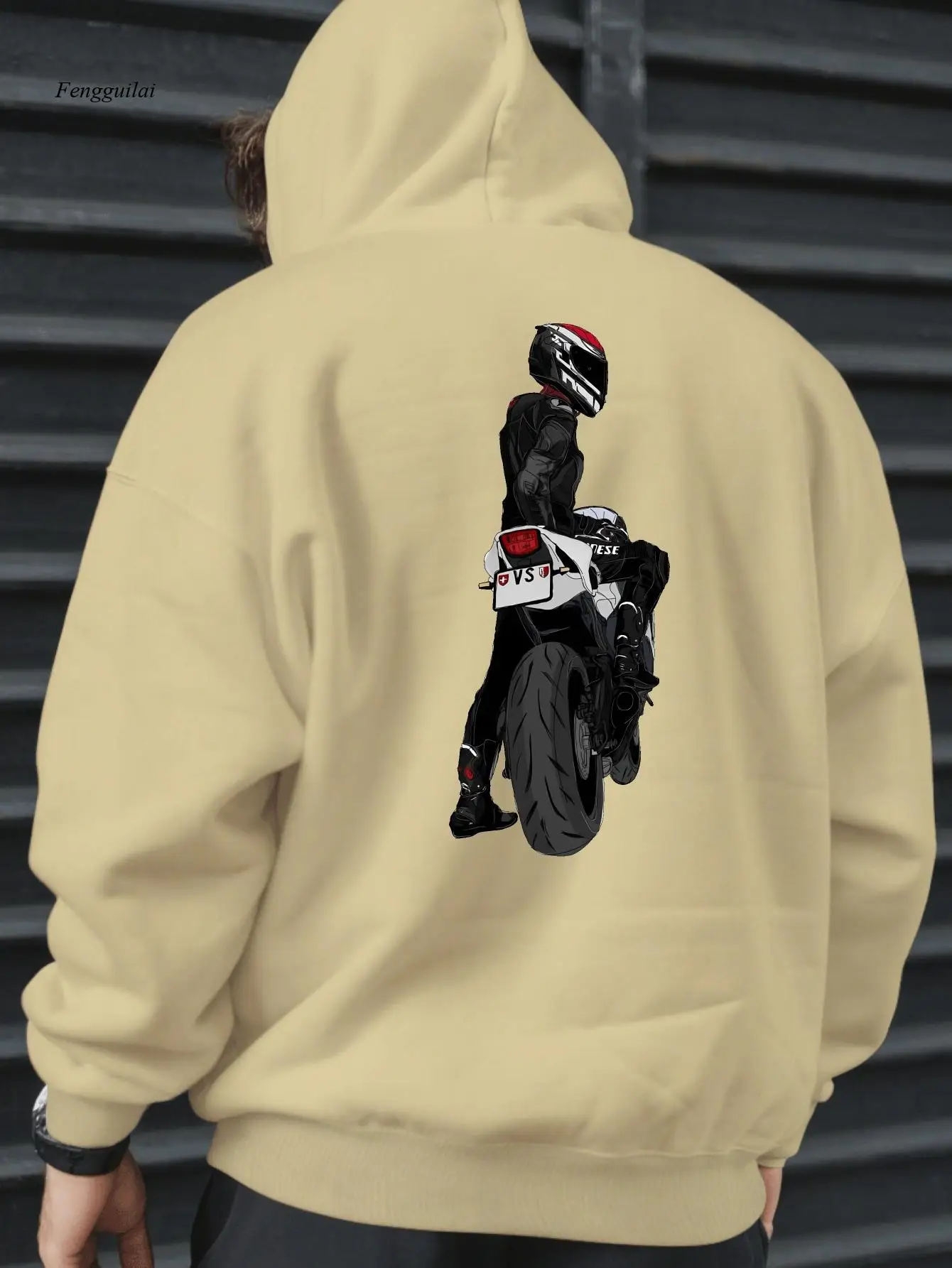 

Мужская толстовка с капюшоном «Локомотив» — бежевая уличная толстовка с принтом на спине мотоцикла, мягкий теплый пуловер с капюшоном на зиму