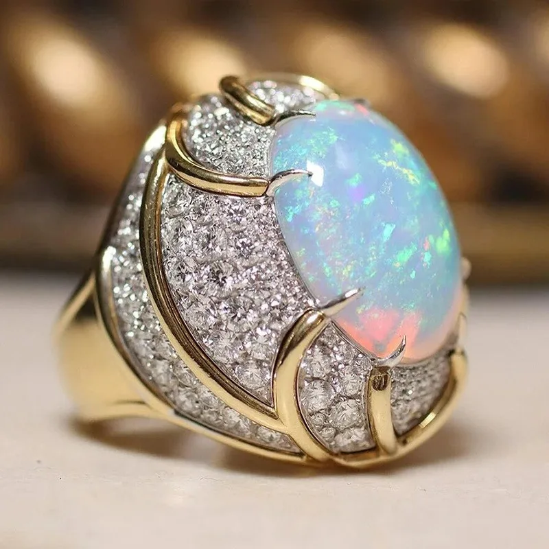 Ästhetischer Eingelegter Imitations-Opal Weißer CZ Damenring Funkelnde Goldfarbe Geometrische Form Tägliches Tragen Party-Schmuck Jubiläumsgeschenk