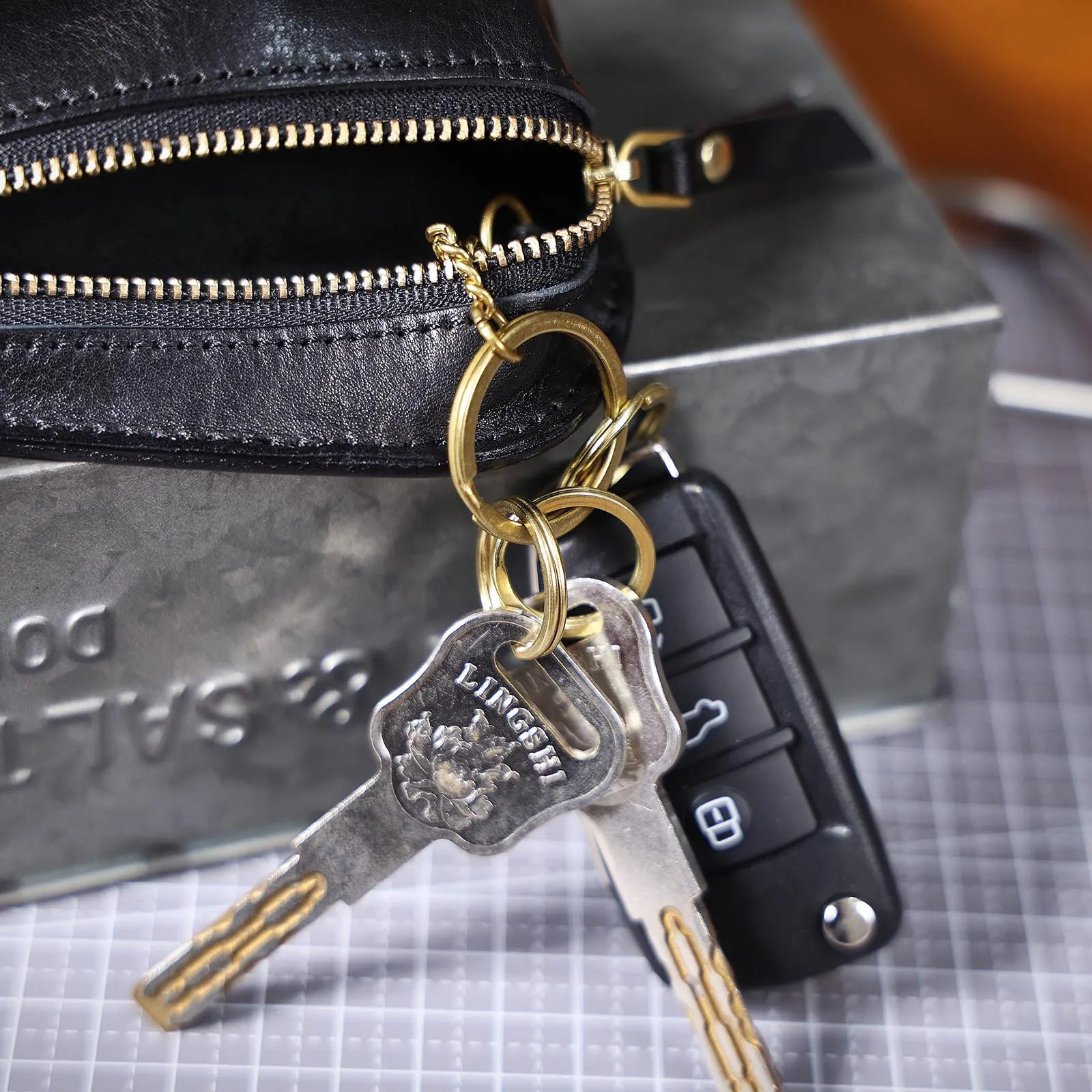 Echtleder Autoschlüsselhalter Unisex Casual Schlüsseltasche aus pflanzlich gegerbtem Rindsleder Gürteltasche für Münzen. – Detail 12
