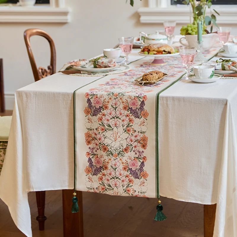 Floral Table Runner Rose Print Table Cover for Coffee/Dining Table Decor Elegant Tea Party Decor with Vintage Charm Tablerunner
