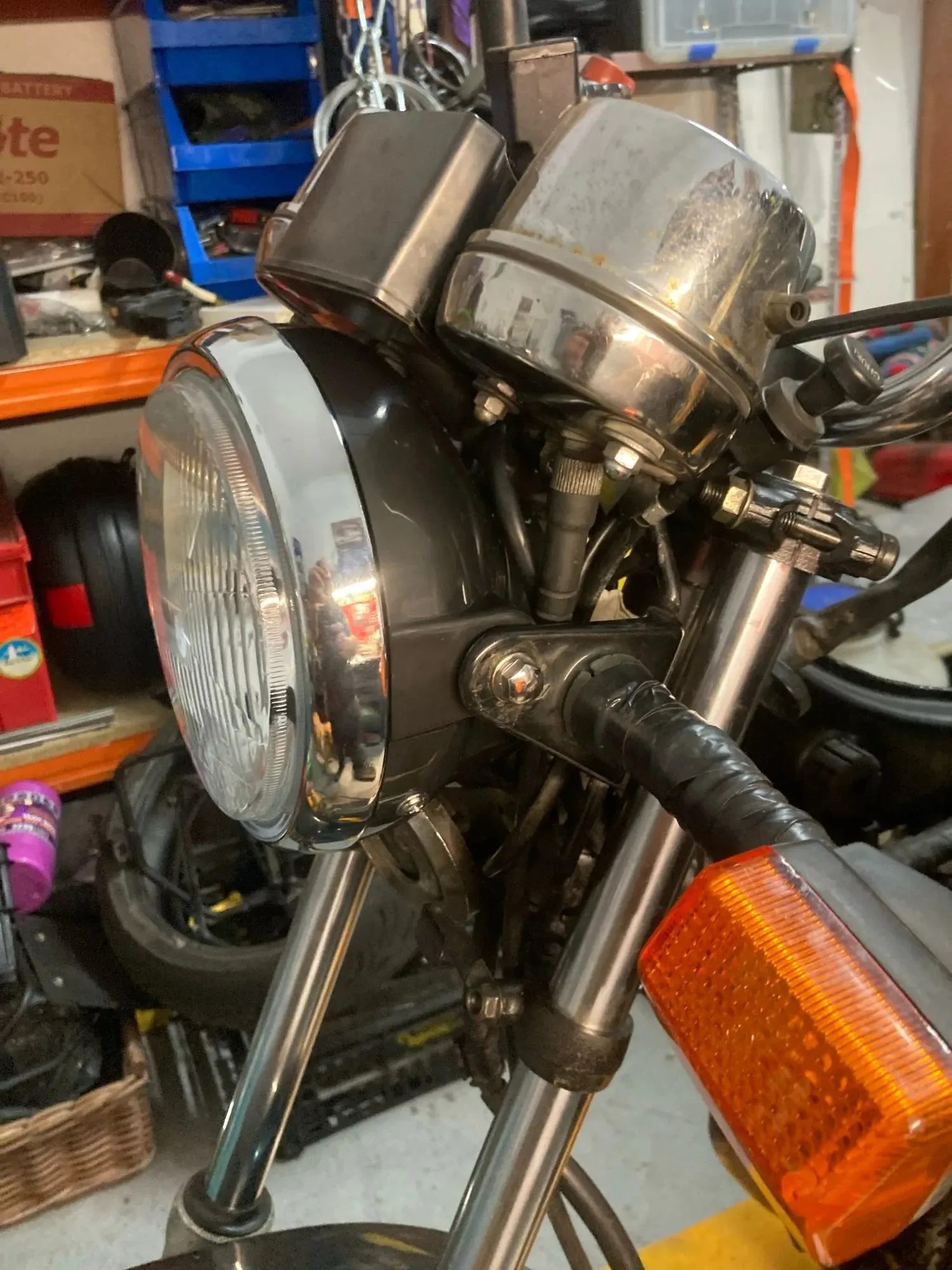 Motorcycle Headlight Assembly High Transmission Metal Lens 7 Inch Bulb for Chopper Cafe Racer Dirt Bike Honda CB400 CB500 CB1300